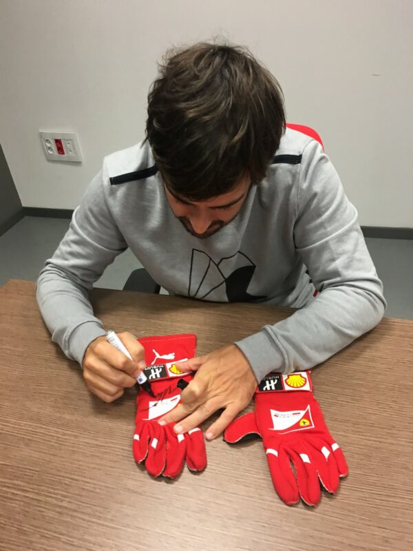 Guantes Ferrari año 2014