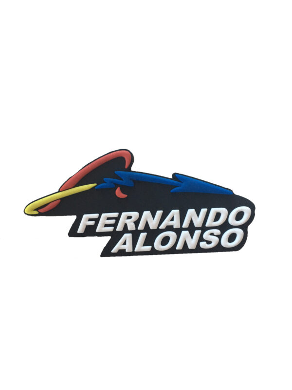Imán firma de Fernando Alonso