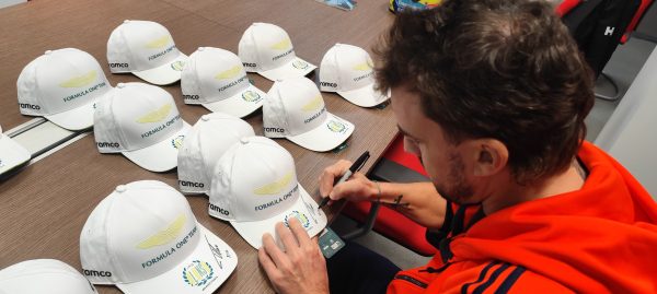 GORRA AMR24 FIRMADA FA 400 GP MEXICO - Imagen 5