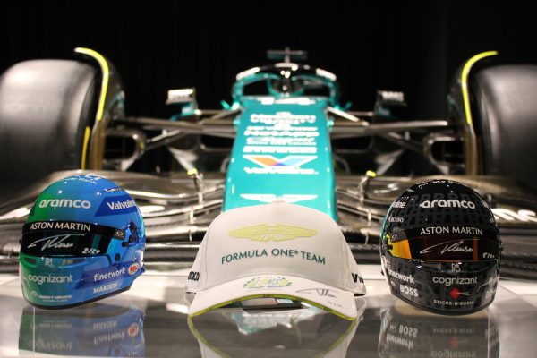 MINI CASCO EDICIÓN ESPECIAL AM24 LAS VEGAS FIRMADO POR FERNANDO ALONSO - Imagen 2