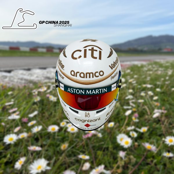 MINI CASCO 1/2 GP CHINA 2025 ASTON MARTIN - Imagen 3